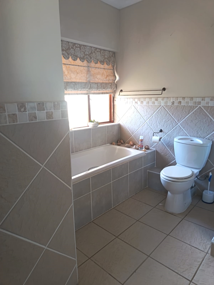 3 Bedroom Property for Sale in Paradise Beach Eastern Cape